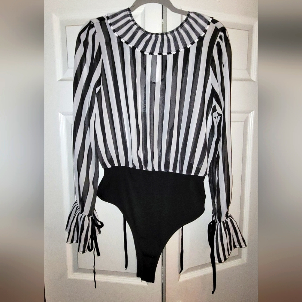 Fashion Nova XL black/white bodysuit